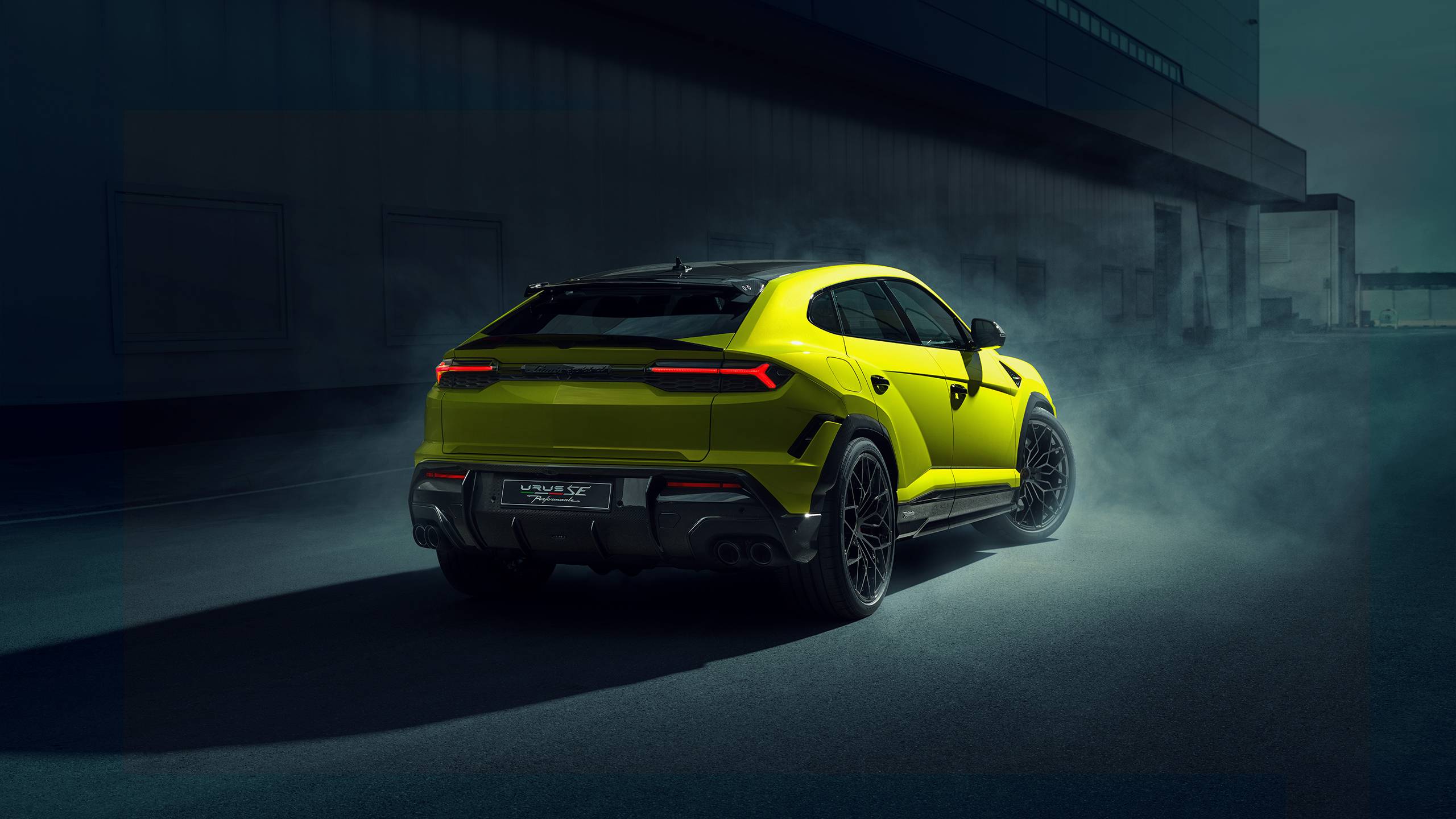 Lamborghini Urus SE Performante gallery view 2