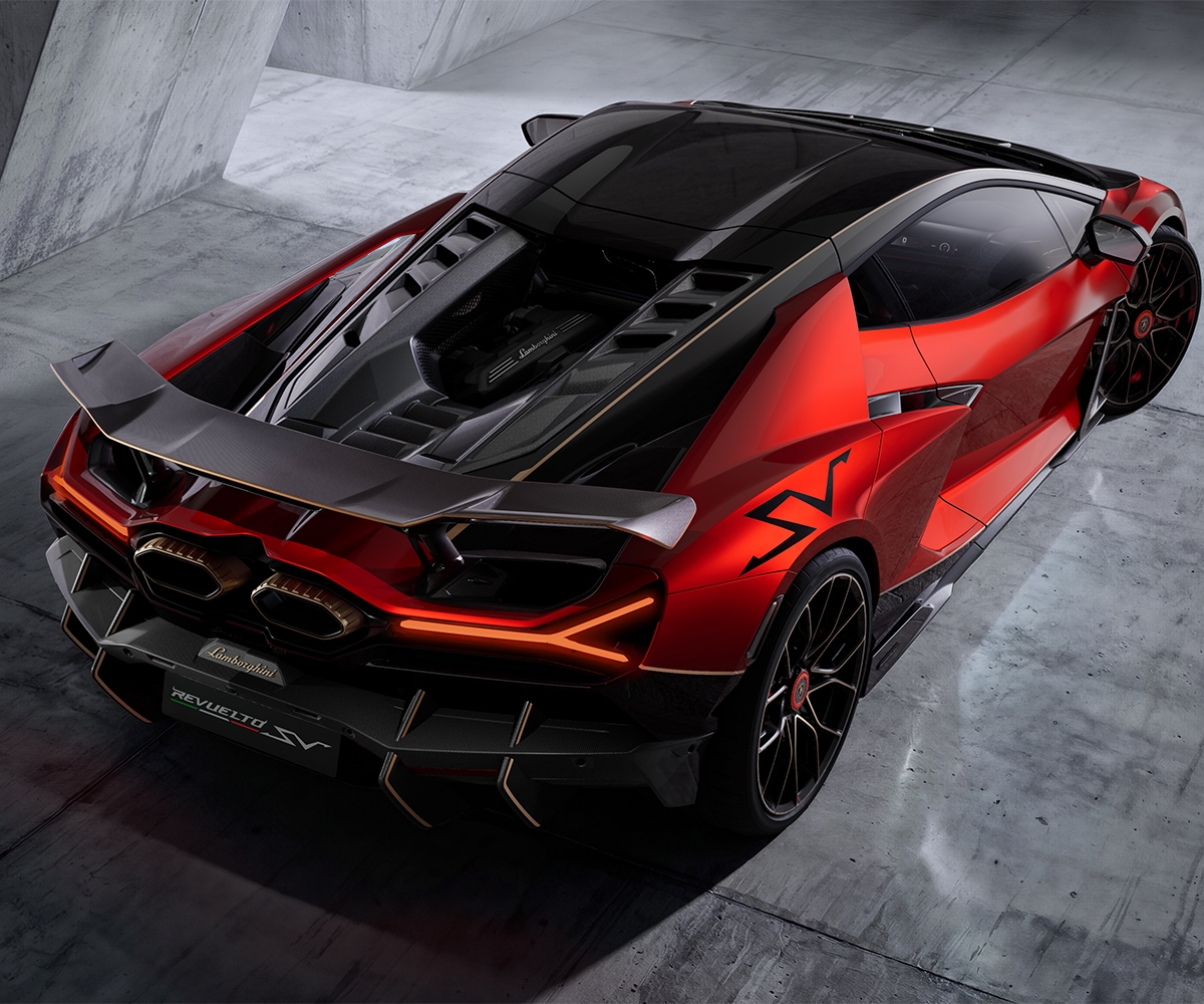 新品 マイスト ランボルギーニ レヴェルト Revuelto 新色　赤 Revuelto SV | Lamborghini.com
