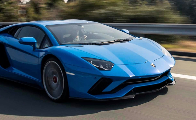 ランボルギーニ Aventador S | Lamborghini.com