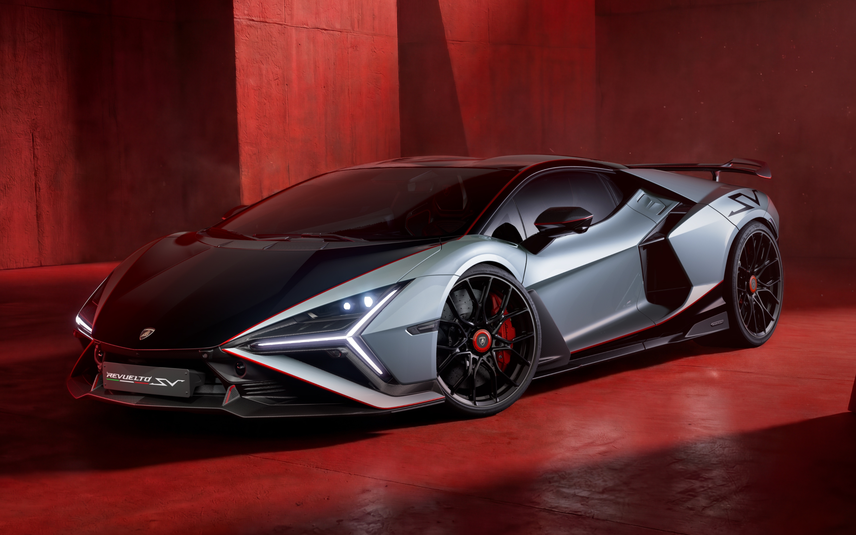 Lamborghini Revuelto - スペック、写真、ビデオ