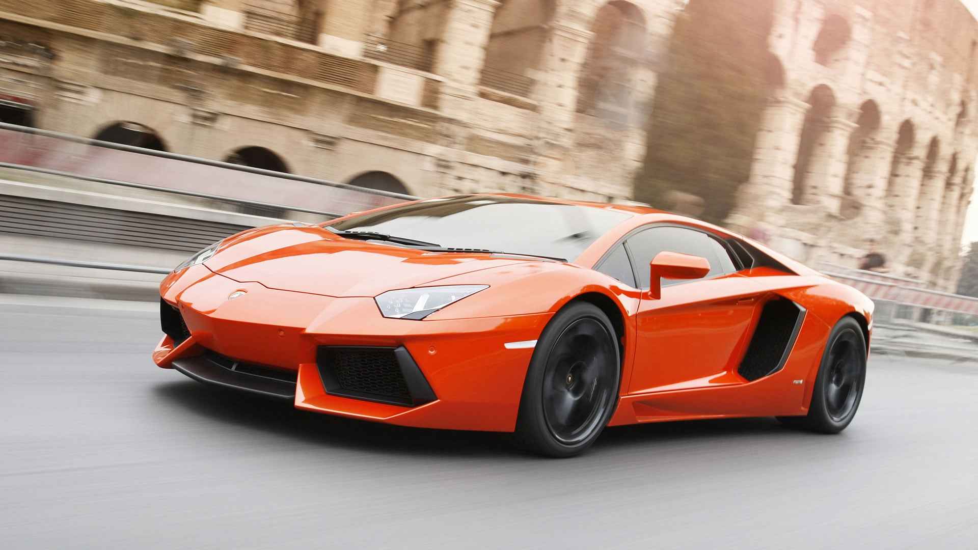 Lamborghini Aventador Coupé - Fotos, Videos