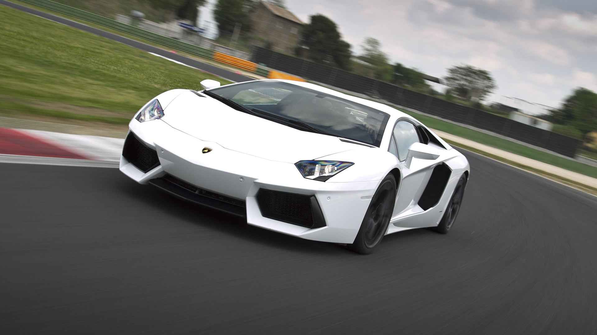 Lamborghini Aventador Coupè - Technical Specifications, Pictures, Videos