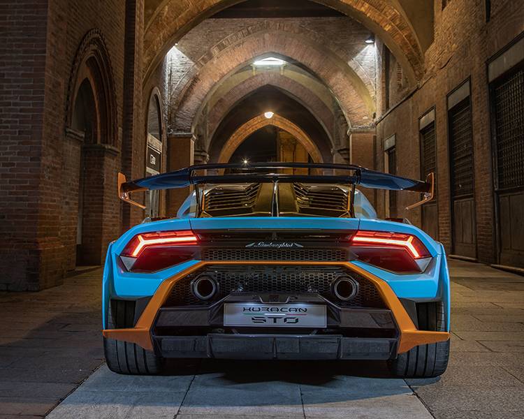 Bologna: Lamborghini's UnSTOppable Travel Guide
