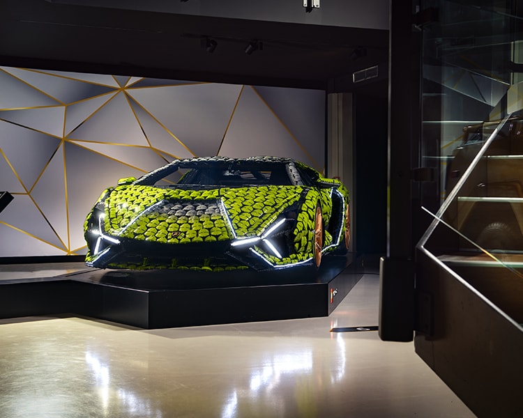 1:1 Scale LEGO Technic Lamborghini Sián FKP 37 Goes On Display, Made Out Of  400,000+ Pieces