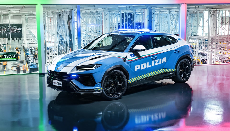 Ovo je novi Lamborghini Urus Performante Polizia.